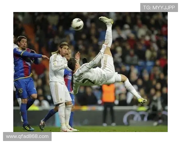 足球明星们的绝妙射门瞬间展现技艺与激情的完美结合 足球明星们的绝妙射门瞬间展现技艺与激情的完美结合